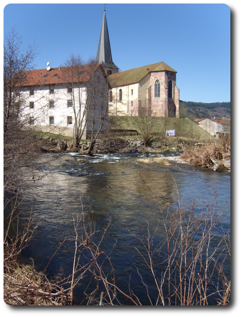 La Moselle au niveau de l'glise de Ramonchamp