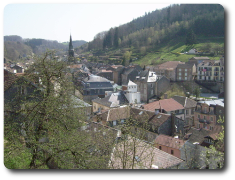 Vue sur Plombires-les-Bains et son troite valle