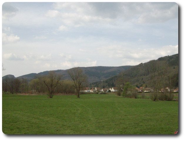 La valle de la Haute Moselle  Rupt-sur-Moselle et les reliefs des Vosges Moyennes